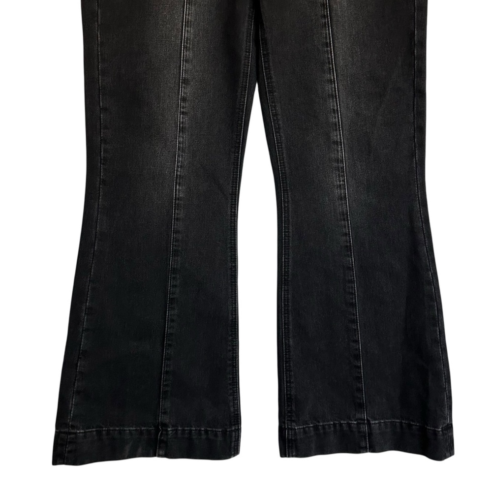 High-Rise Black Flare Jeans for Women — Sleek Wide-Leg Fit - Picture 8 of 15